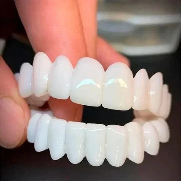 SmilePro – Carillas Dentales Ajustables + Estuche de regalo